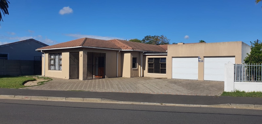 4 Bedroom Property for Sale in Elsies River Western Cape